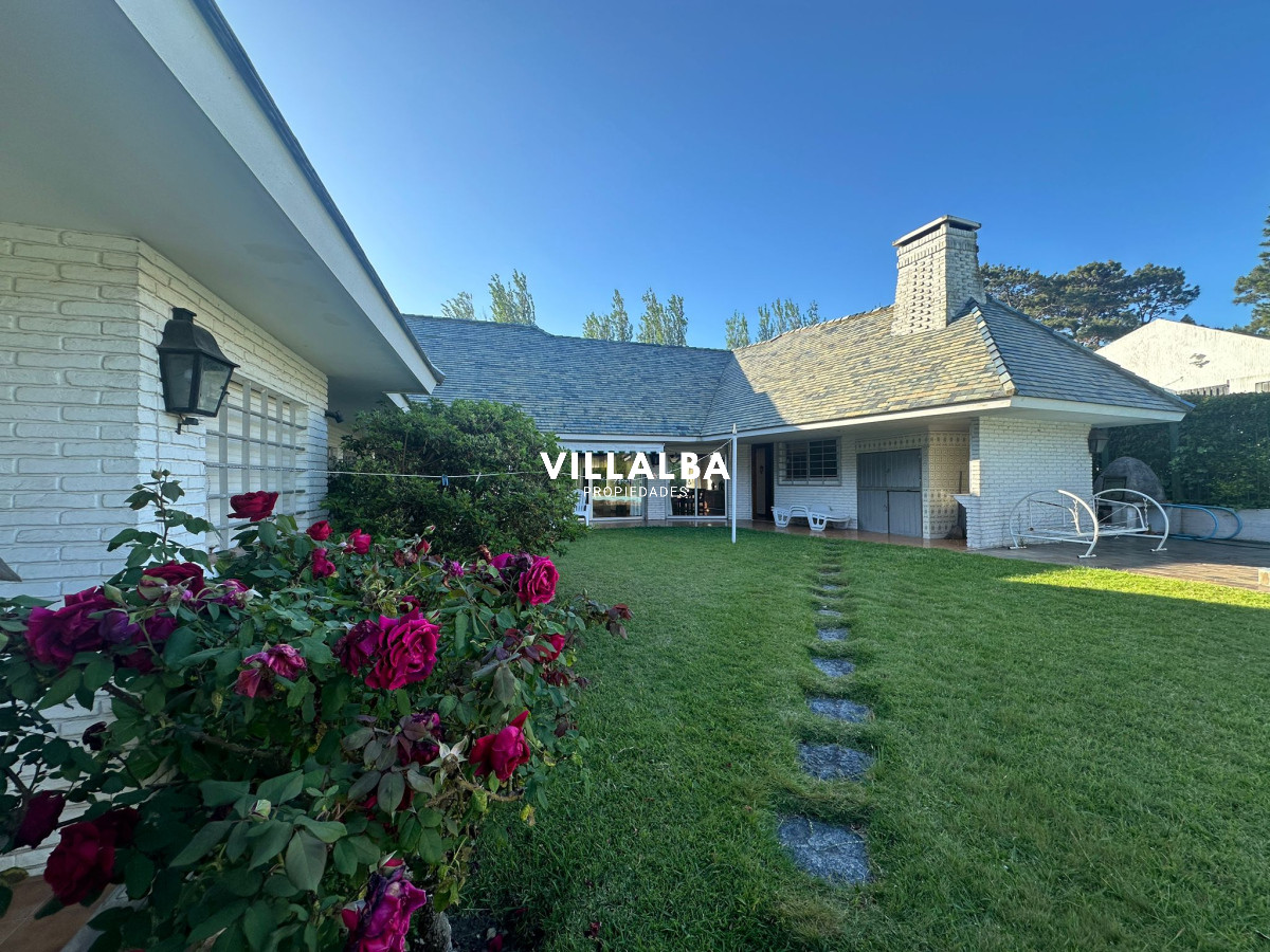 Casa ID.3597 - Csa en Venta en Punta del Este – Parada 9, Punta del Este