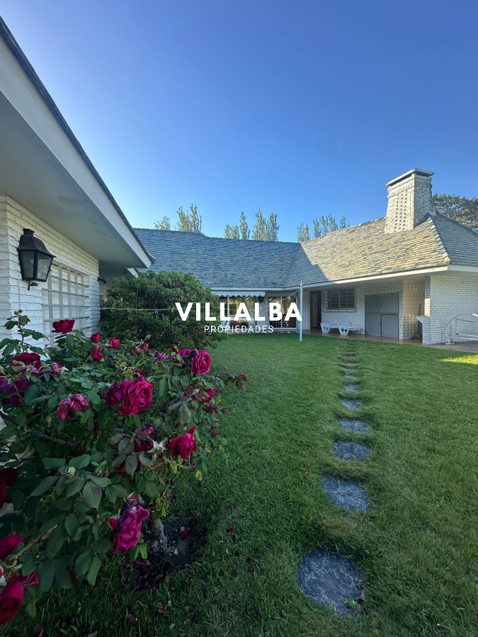 Casa ID.3597 - Csa en Venta en Punta del Este – Parada 9, Punta del Este