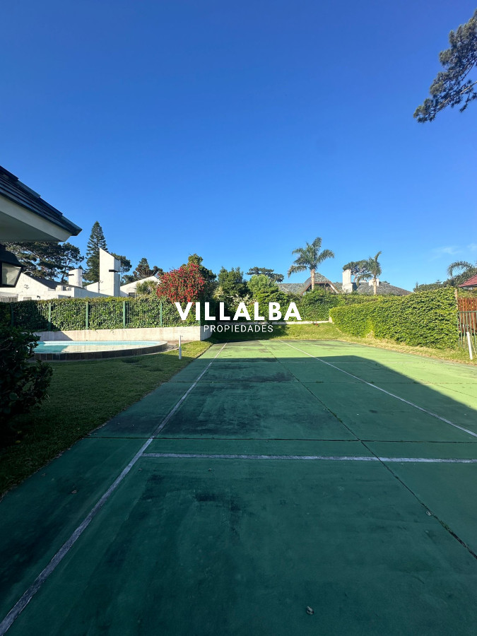 Casa ID.3597 - Csa en Venta en Punta del Este – Parada 9, Punta del Este