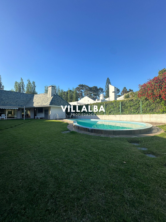 Casa ID.3597 - Csa en Venta en Punta del Este – Parada 9, Punta del Este