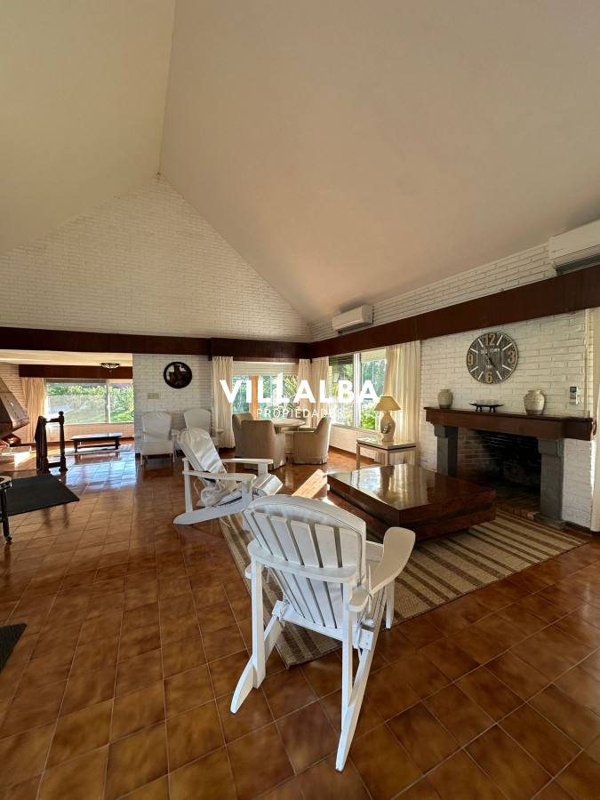 Casa ID.3597 - Csa en Venta en Punta del Este – Parada 9, Punta del Este