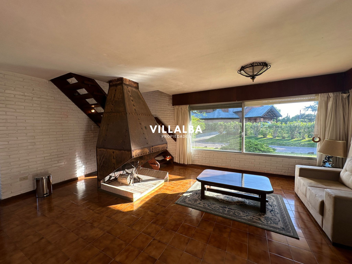 Casa ID.3597 - Csa en Venta en Punta del Este – Parada 9, Punta del Este