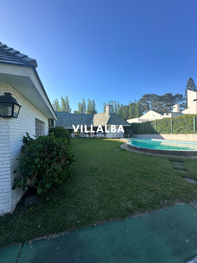 Casa ID.3597 - Csa en Venta en Punta del Este – Parada 9, Punta del Este