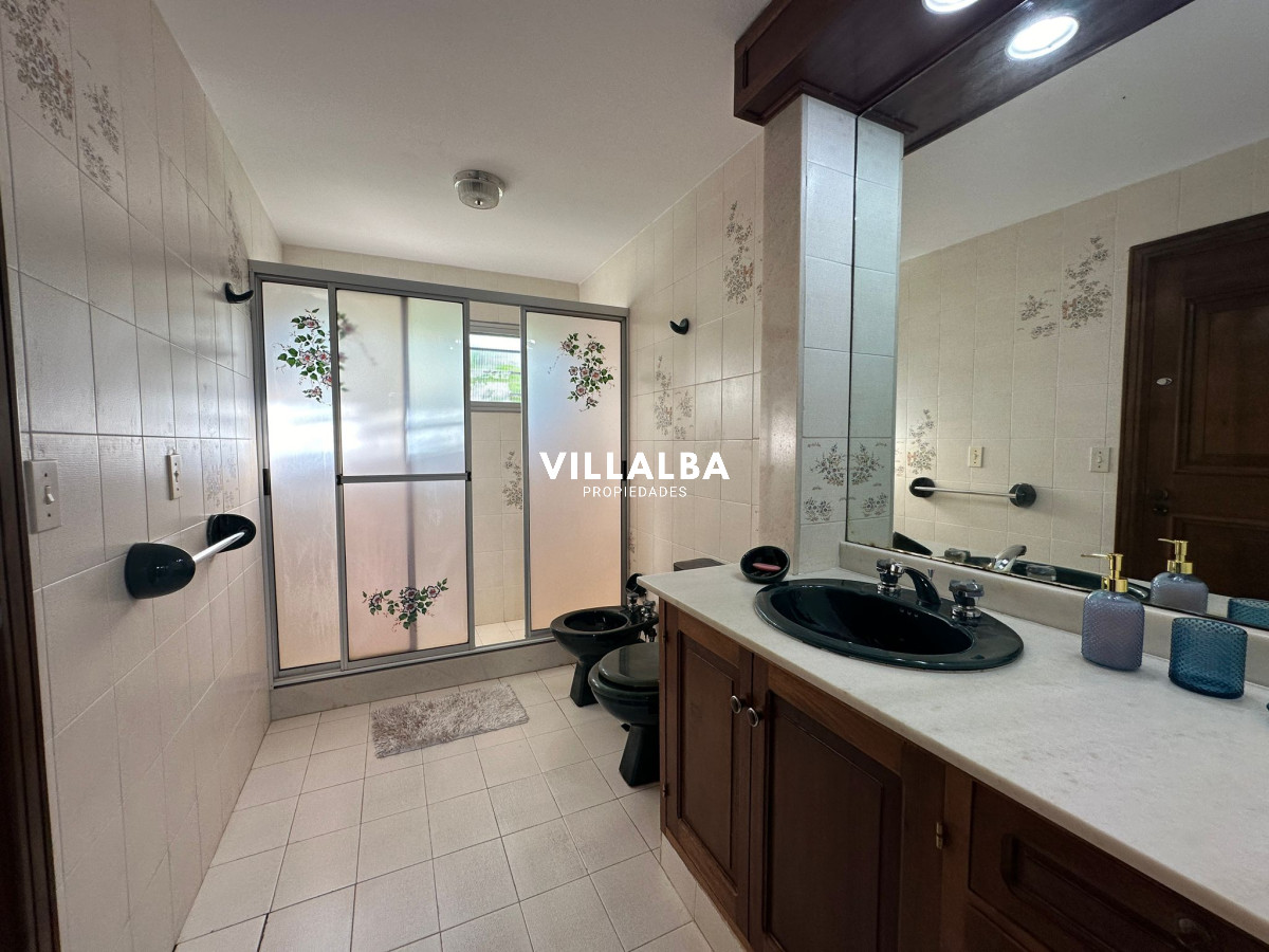 Casa ID.3597 - Csa en Venta en Punta del Este – Parada 9, Punta del Este