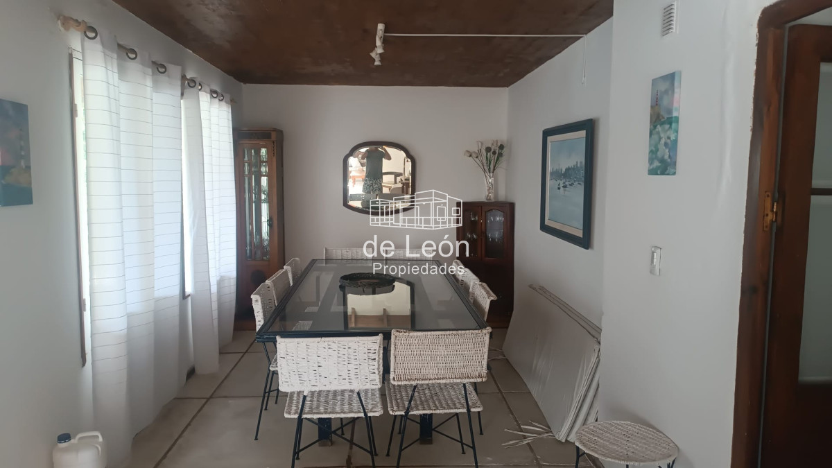 Casa ID.15382 - venta de cassa en la Barra Maldonado cinco dormitorios mas servicio con piscina