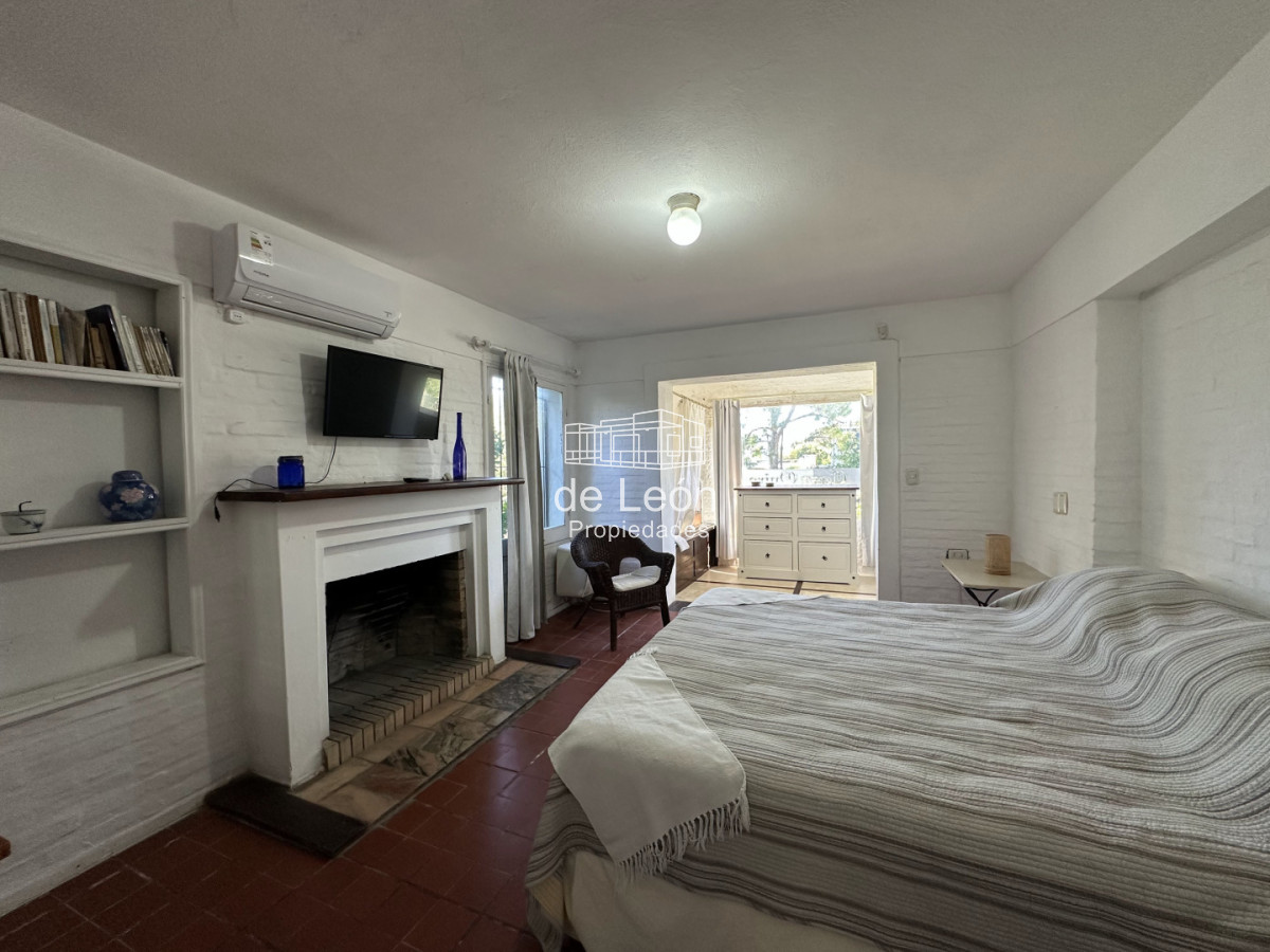 Casa ID.15382 - venta de cassa en la Barra Maldonado cinco dormitorios mas servicio con piscina