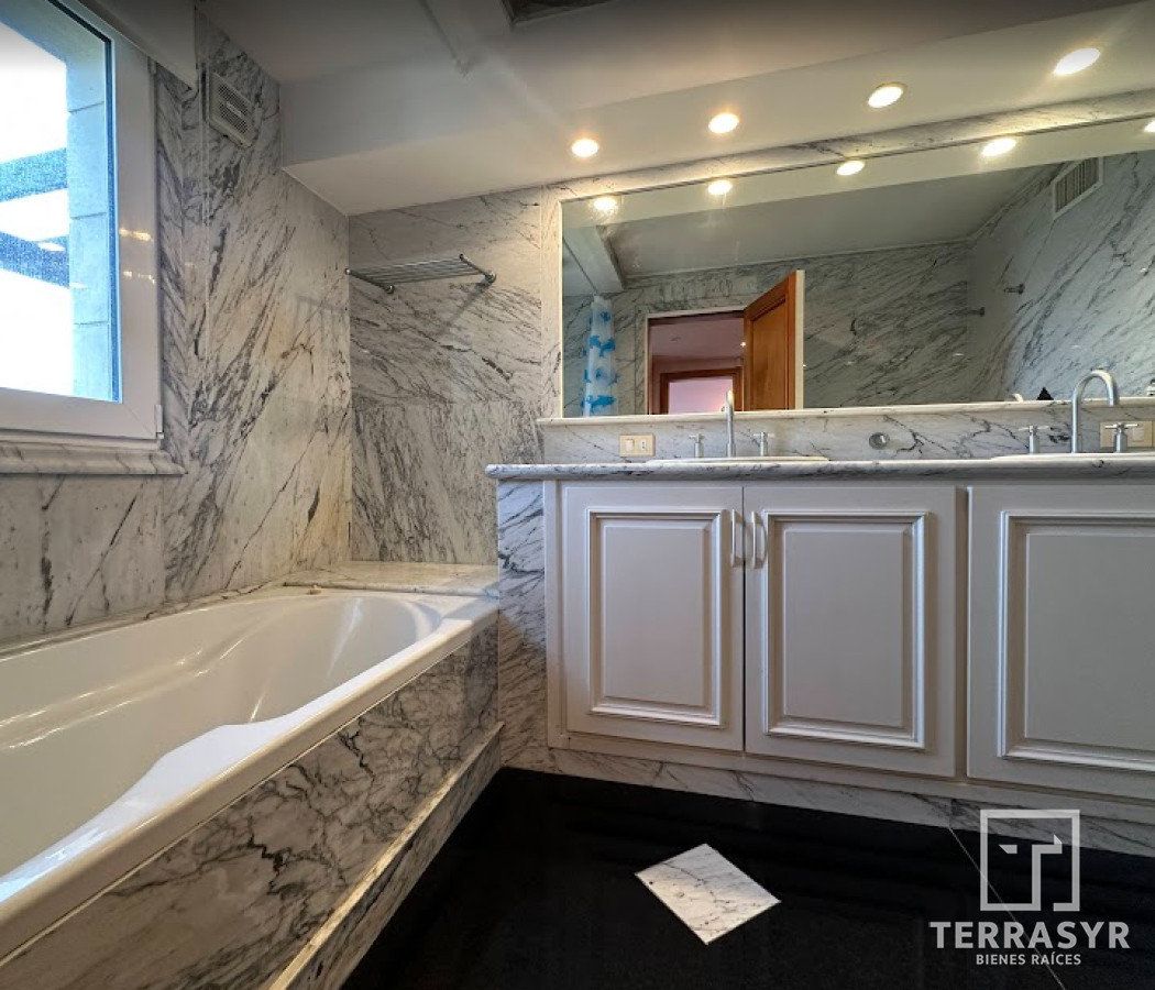 Casa ID.1534 - Mansion en playa mansa