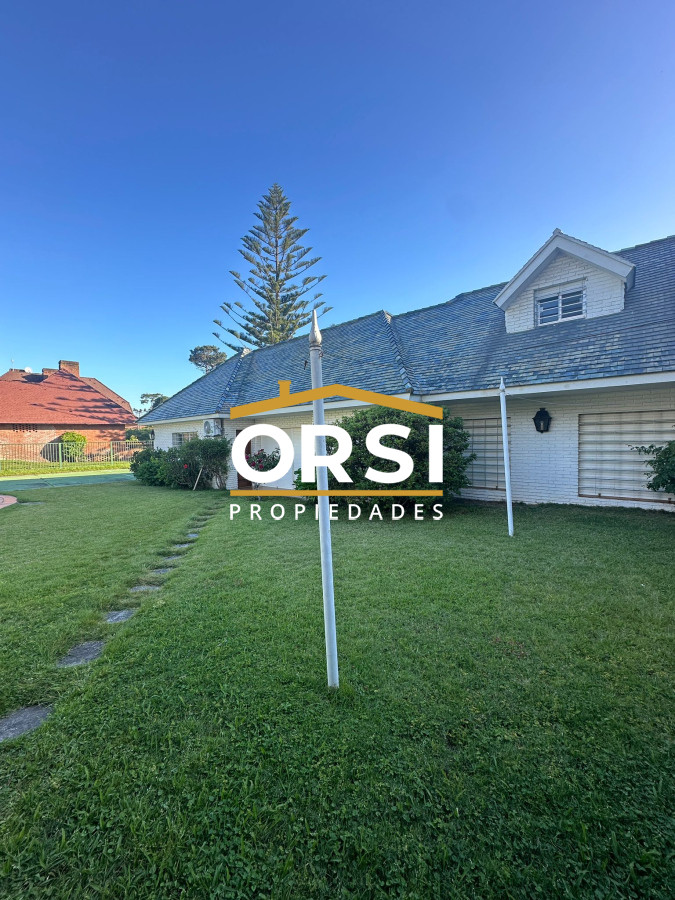 Casa ID.223 - Hermosa casa a pasos de Playa Mansa – Parada 9, Punta del Este