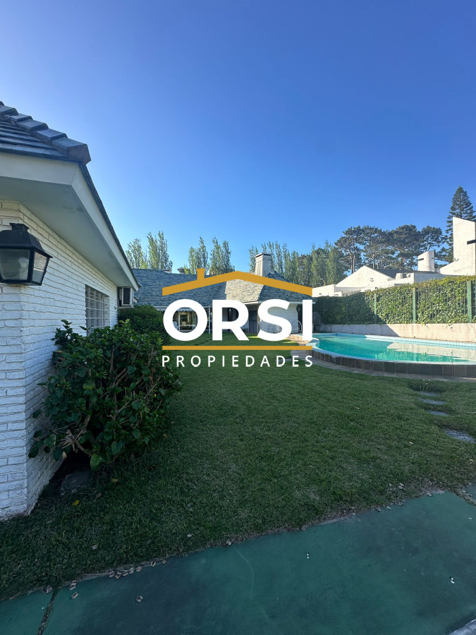 Casa ID.223 - Hermosa casa a pasos de Playa Mansa – Parada 9, Punta del Este