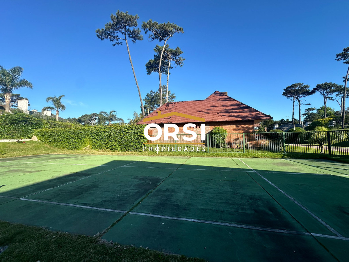 Casa ID.223 - Hermosa casa a pasos de Playa Mansa – Parada 9, Punta del Este