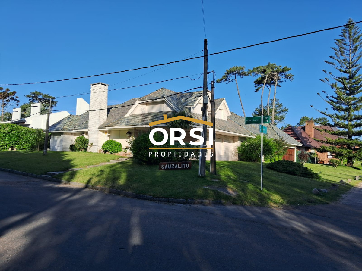 Casa ID.223 - Hermosa casa a pasos de Playa Mansa – Parada 9, Punta del Este