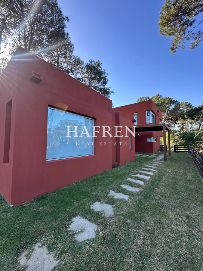 Casa ID.223 - Venta de casa con 3 dormitorios en suite en Montoya, La Barra, Punta del Este