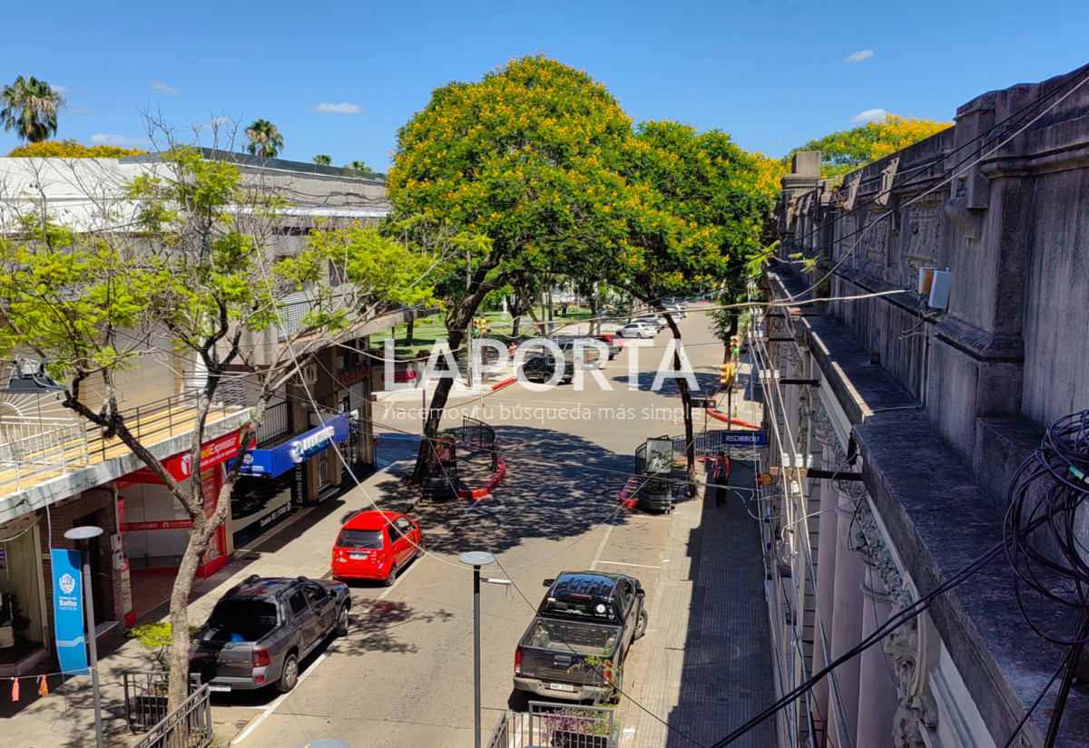 Apartamento ID.1498/Amplio-Apartamento-en-pleno-centro - Amplio Apartamento en pleno centro