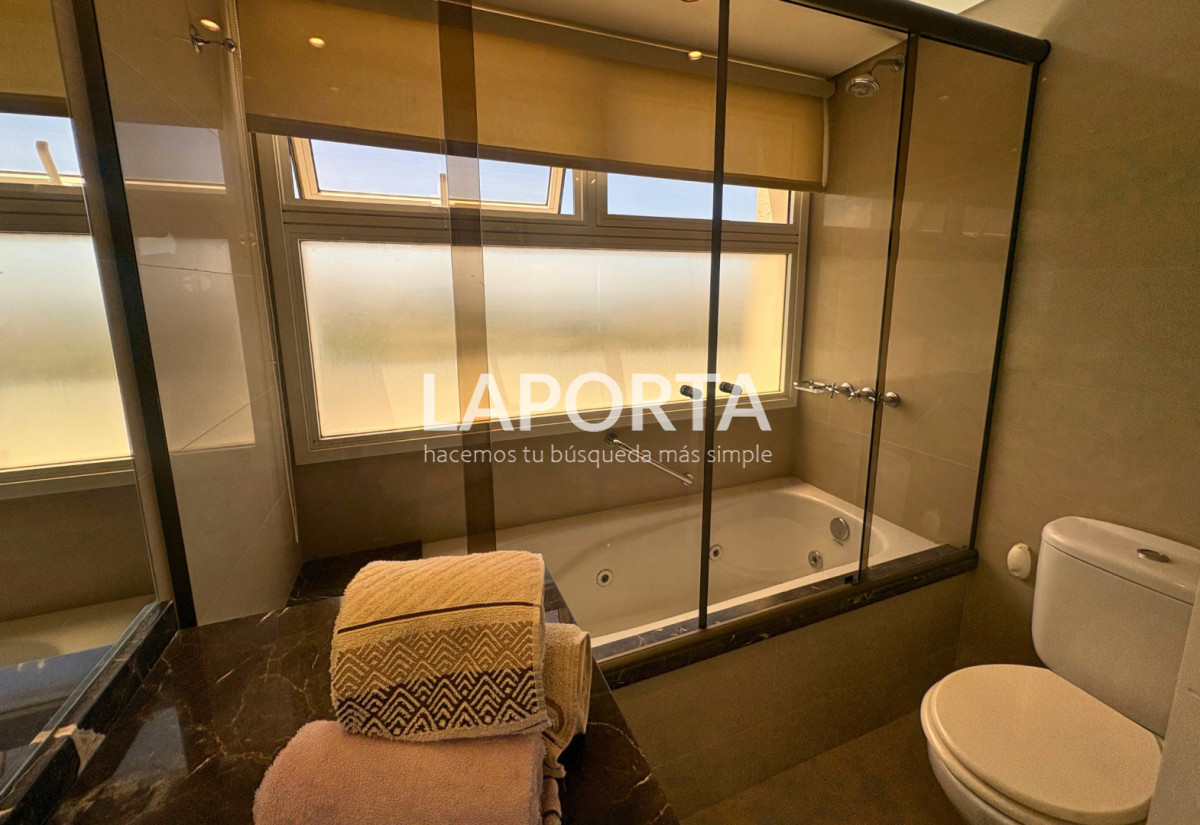 Apartamento ID.1516 - Apartamento en venta en Casino Tower, Punta del Este.