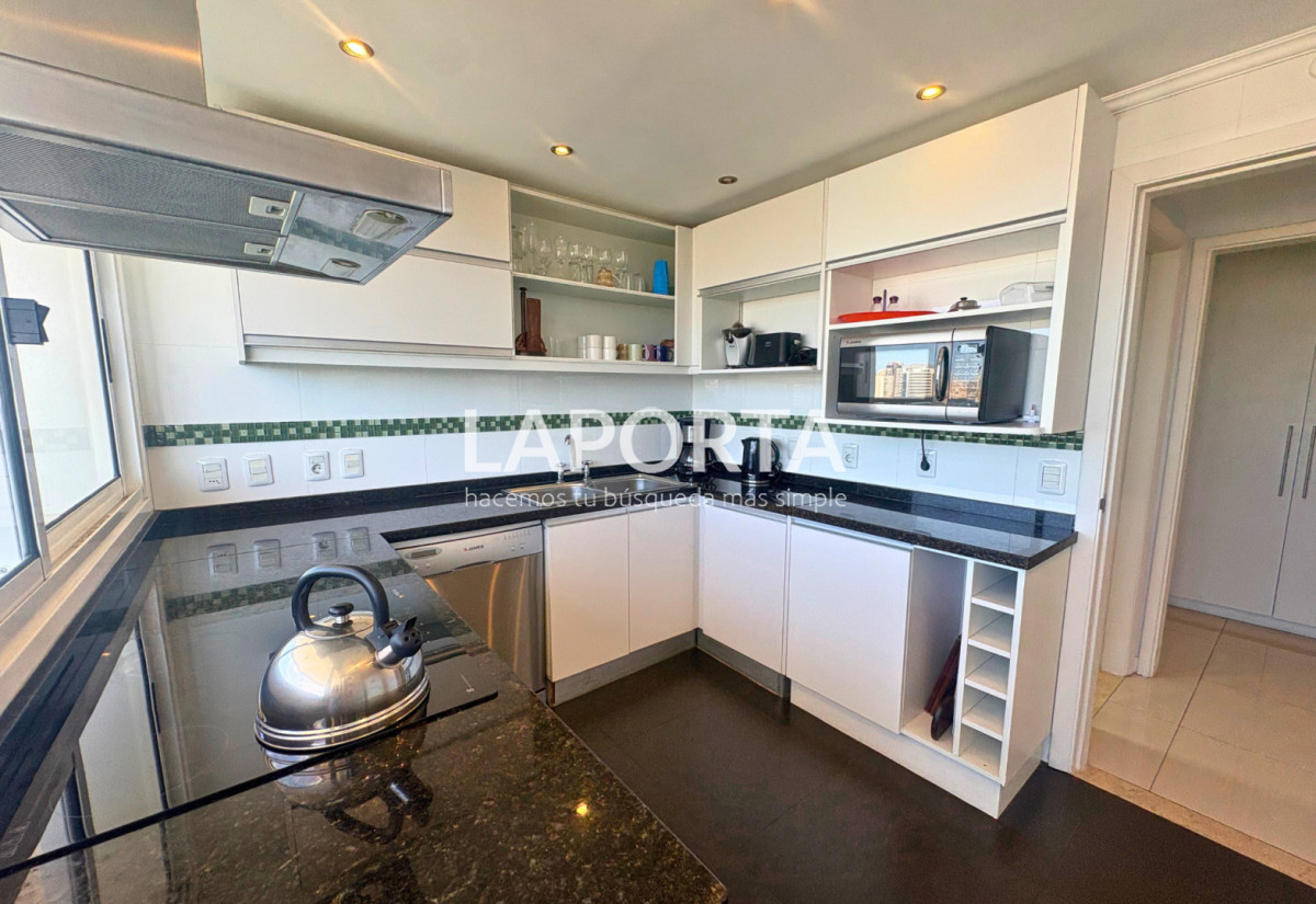 Apartamento ID.1516 - Apartamento en venta en Casino Tower, Punta del Este.