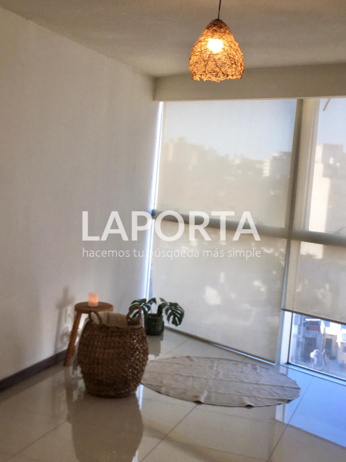 Apartamento ID.350/Alquiler-monoambiente-en-Parque-Batlle-con-vistas-despejadas,-al-mar-y-a-al-parque. - Alquiler monoambiente en Parque Batlle con vistas despejadas, al mar y a al parque.
