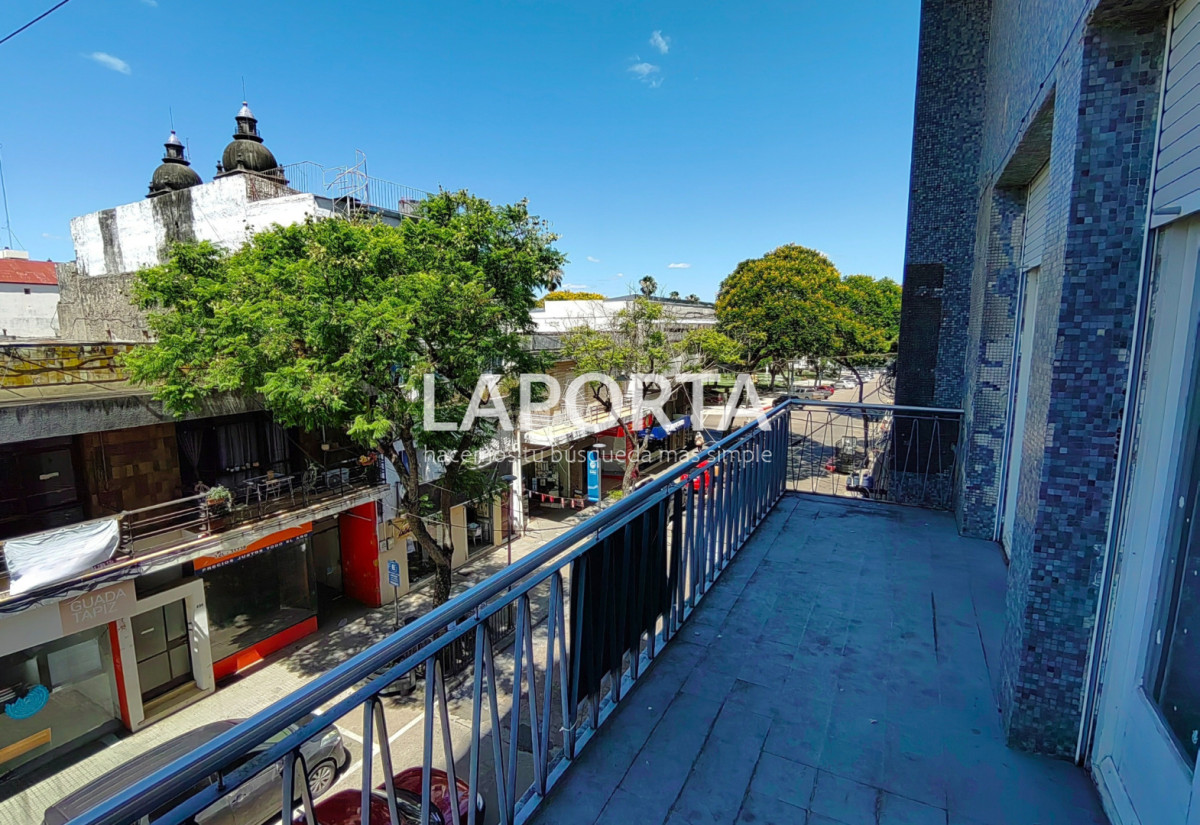 Apartamento ID.1498/Amplio-Apartamento-en-pleno-centro - Amplio Apartamento en pleno centro