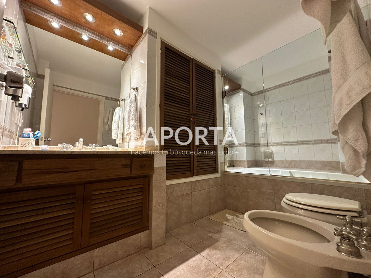 Apartamento ID.290 - Apartamento en pocitos nuevo de 4 dormitorios 1suite a media cuadra de la rambla