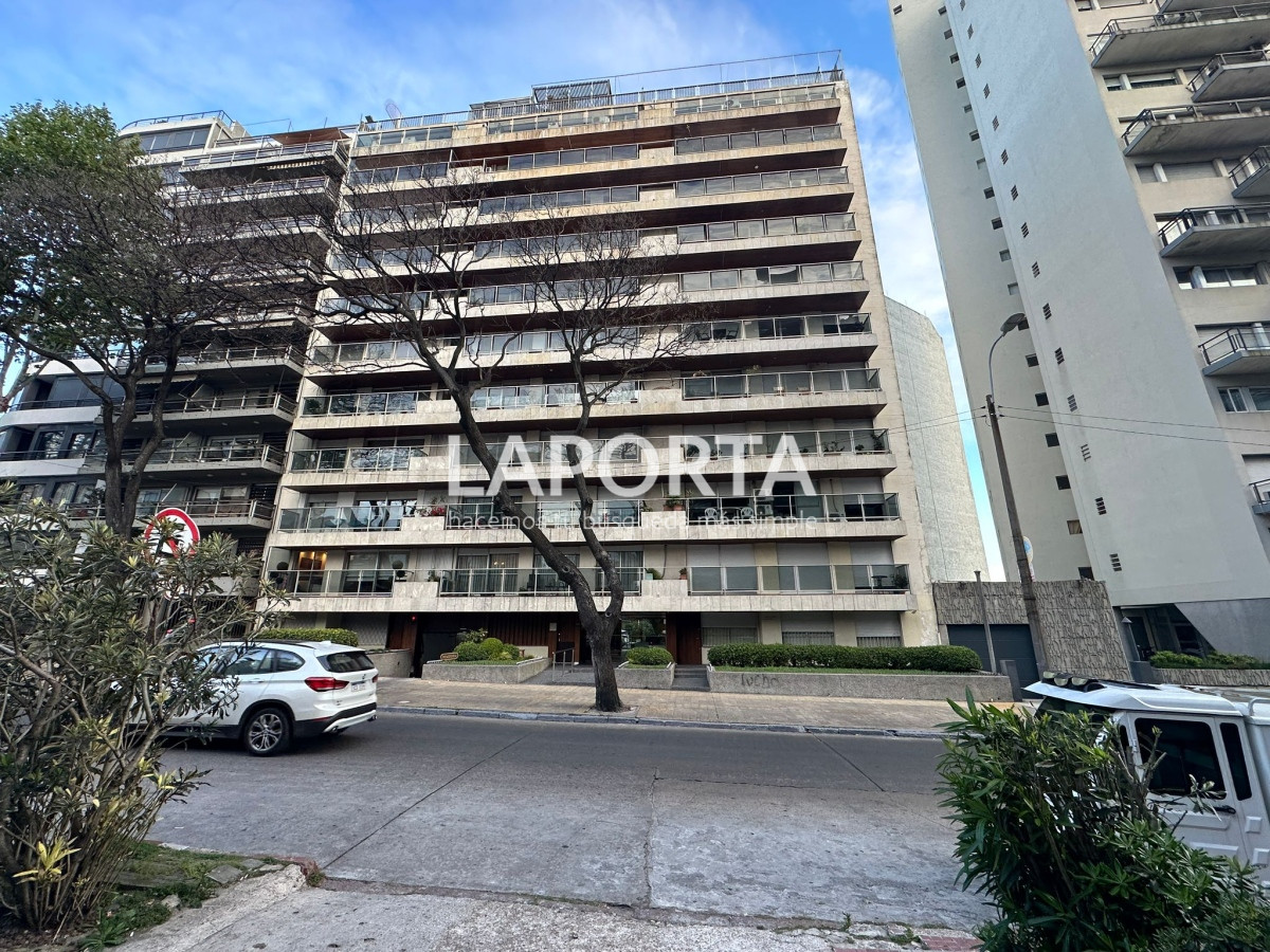 Apartamento ID.290 - Apartamento en pocitos nuevo de 4 dormitorios 1suite a media cuadra de la rambla
