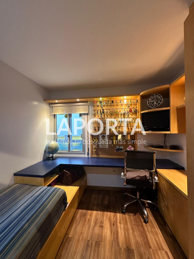 Apartamento ID.290 - Apartamento en pocitos nuevo de 4 dormitorios 1suite a media cuadra de la rambla