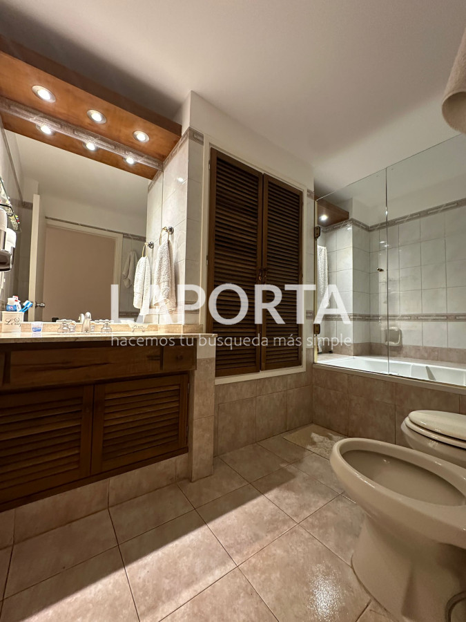 Apartamento ID.290 - Apartamento en pocitos nuevo de 4 dormitorios 1suite a media cuadra de la rambla