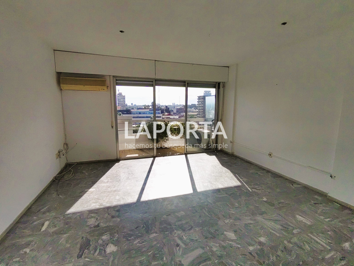 Apartamento ID.900/Apartamento-en-venta-en-el-centro-de-Salto - Apartamento en venta en el centro de Salto