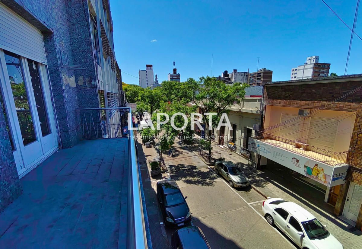 Apartamento ID.1498/Amplio-Apartamento-en-pleno-centro - Amplio Apartamento en pleno centro