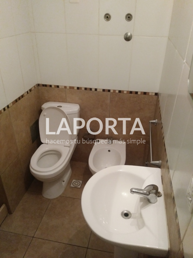 Apartamento ID.350/Alquiler-monoambiente-en-Parque-Batlle-con-vistas-despejadas,-al-mar-y-a-al-parque. - Alquiler monoambiente en Parque Batlle con vistas despejadas, al mar y a al parque.