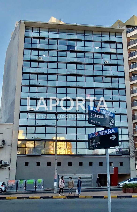 Apartamento ID.350/Alquiler-monoambiente-en-Parque-Batlle-con-vistas-despejadas,-al-mar-y-a-al-parque. - Alquiler monoambiente en Parque Batlle con vistas despejadas, al mar y a al parque.