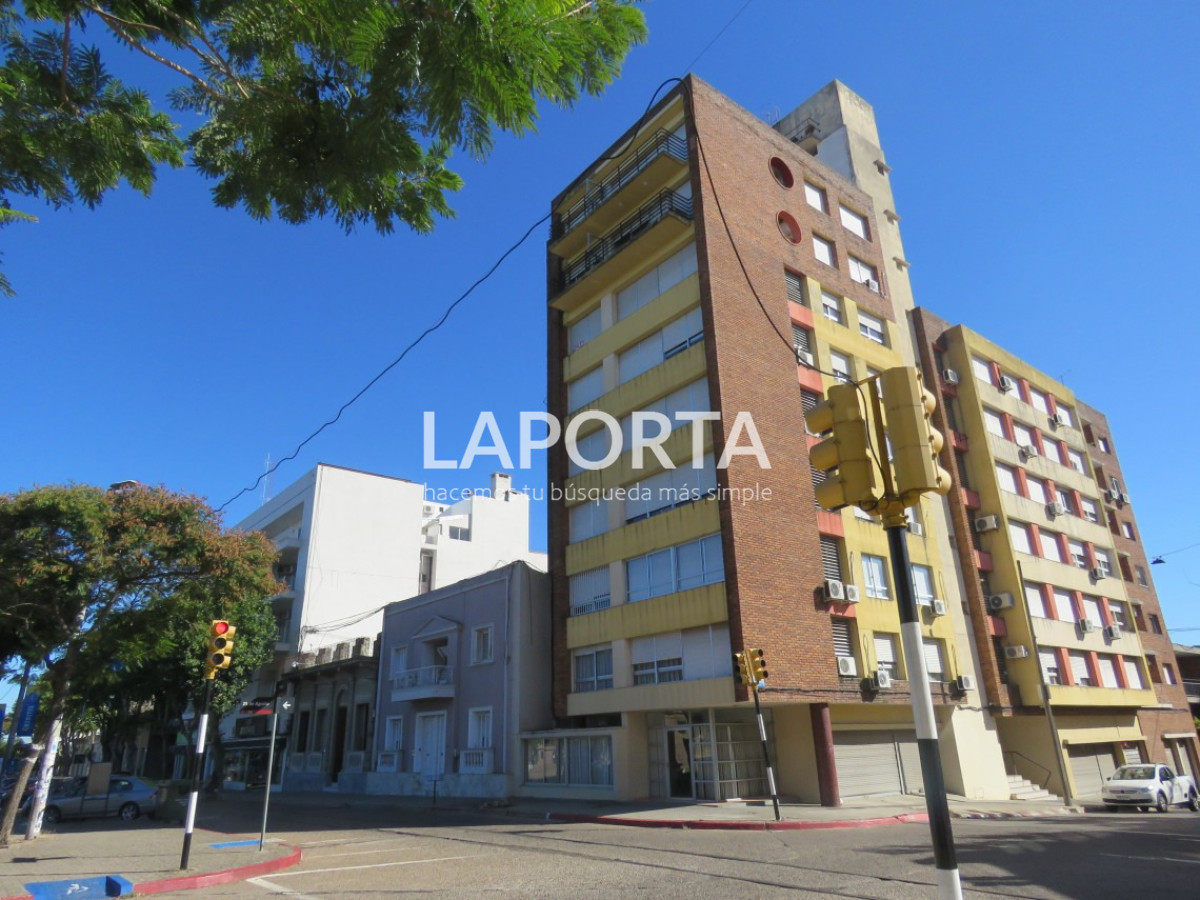 Apartamento ID.541 - Apartamento en venta en el centro de Salto.