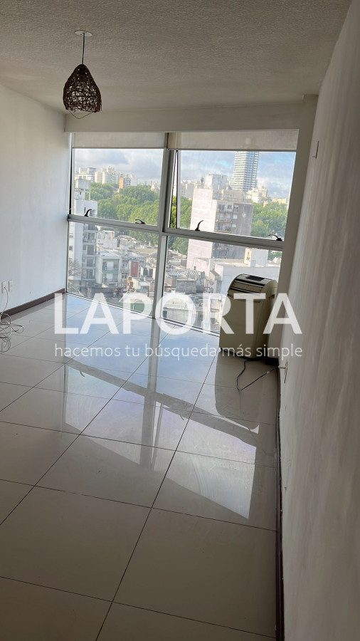Apartamento ID.350/Alquiler-monoambiente-en-Parque-Batlle-con-vistas-despejadas,-al-mar-y-a-al-parque. - Alquiler monoambiente en Parque Batlle con vistas despejadas, al mar y a al parque.