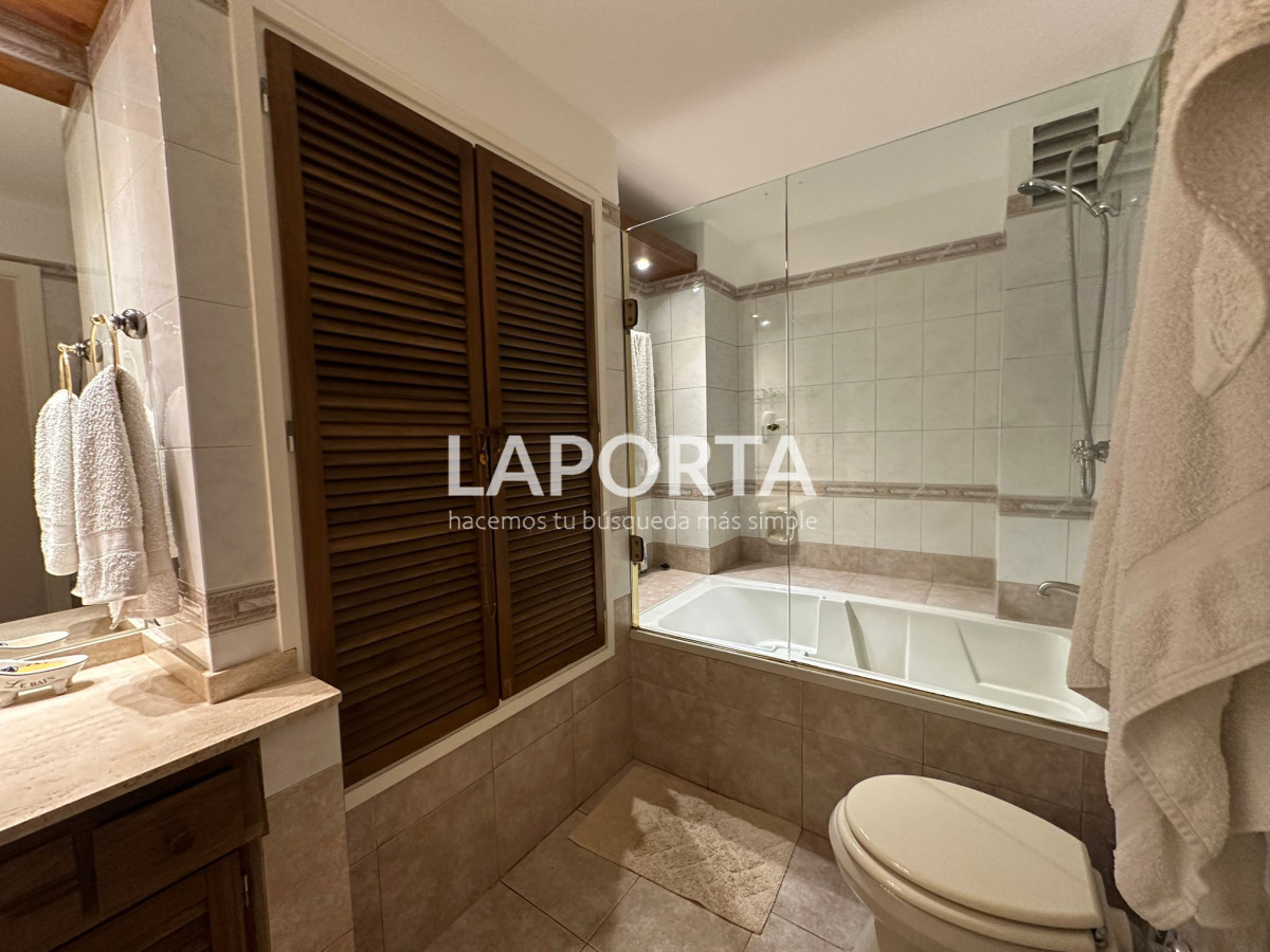 Apartamento ID.290 - Apartamento en pocitos nuevo de 4 dormitorios 1suite a media cuadra de la rambla