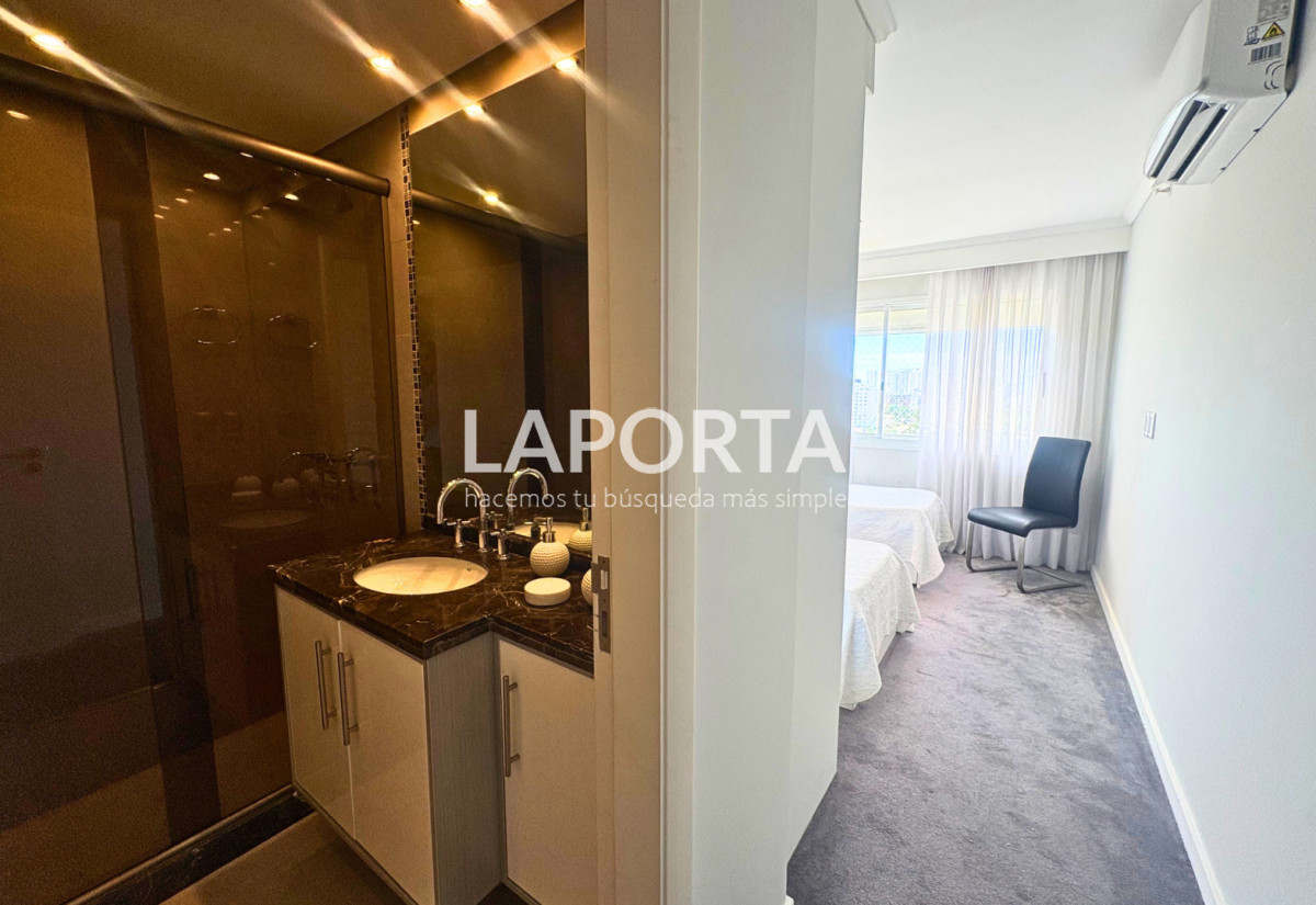 Apartamento ID.1516 - Apartamento en venta en Casino Tower, Punta del Este.