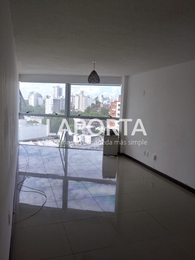 Apartamento ID.350/Alquiler-monoambiente-en-Parque-Batlle-con-vistas-despejadas,-al-mar-y-a-al-parque. - Alquiler monoambiente en Parque Batlle con vistas despejadas, al mar y a al parque.