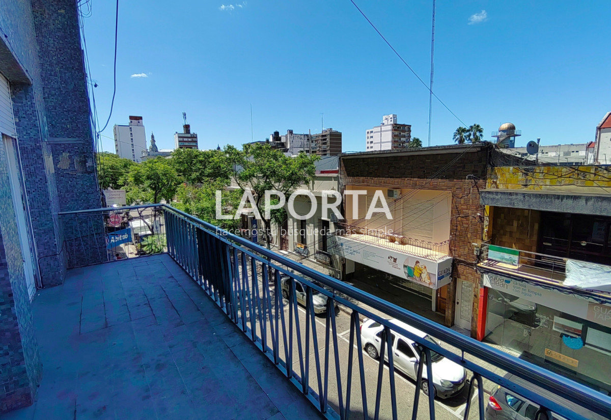 Apartamento ID.1498/Amplio-Apartamento-en-pleno-centro - Amplio Apartamento en pleno centro