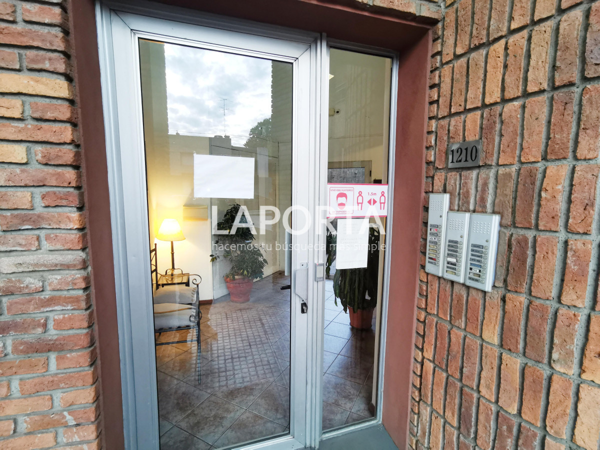 Apartamento ID.422/Apartamento-en-Venta--Brasil-1210--Edificio-EL-MIRADOR - Apartamento en Venta - Brasil 1210 - Edificio EL MIRADOR