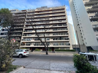 Apartamento ID.290 - Apartamento en pocitos nuevo de 4 dormitorios 1suite a media cuadra de la rambla