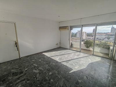 Apartamento ID.900/Apartamento-en-venta-en-el-centro-de-Salto - Apartamento en venta en el centro de Salto
