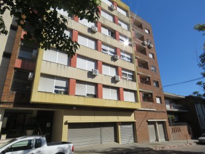 Apartamento ID.541 - Apartamento en venta en el centro de Salto.