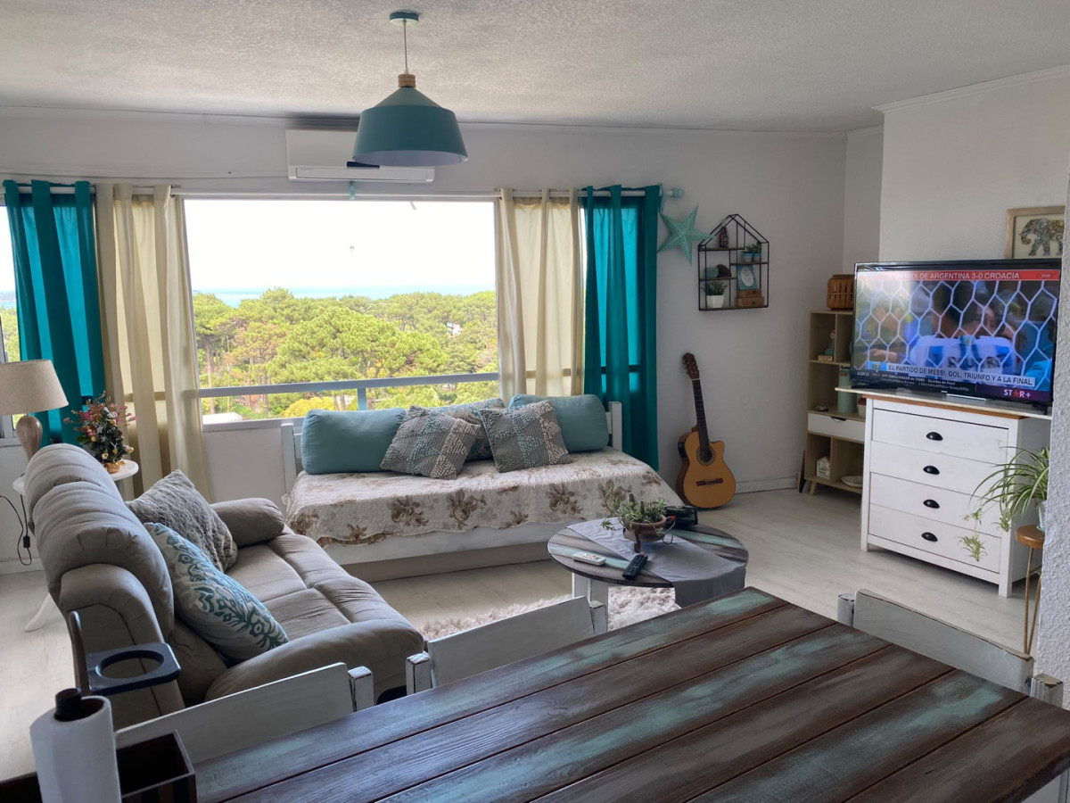 Venta de apartamento de un dormitorio en piso 10 con vista a la isla