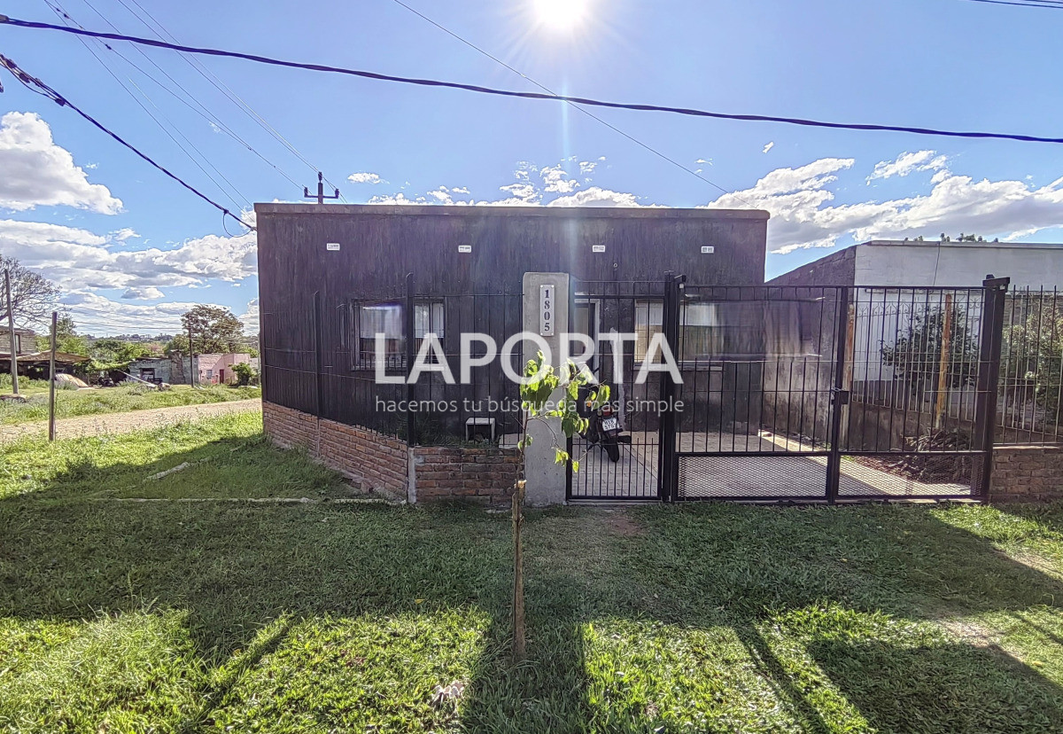 Casa ID.1276/Casa-reciclada-en-venta-en-Salto - Casa reciclada en venta en Salto