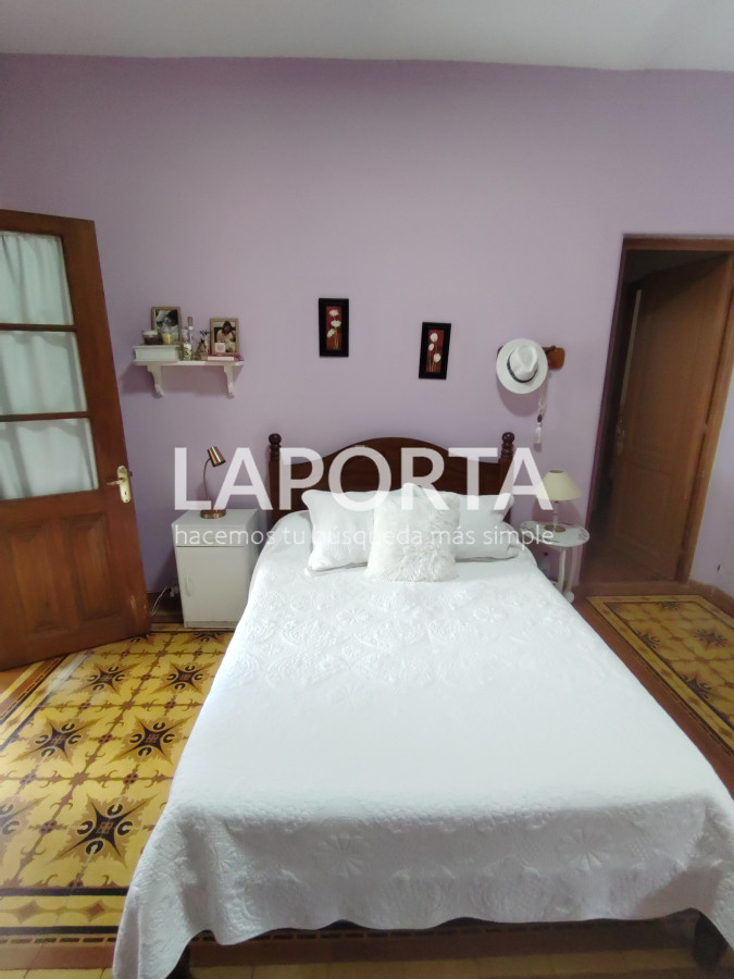 Casa ID.357/Casa-en-Venta-en-el-centro-frente-a-Plaza-Artigas - Casa en Venta en el centro frente a Plaza Artigas