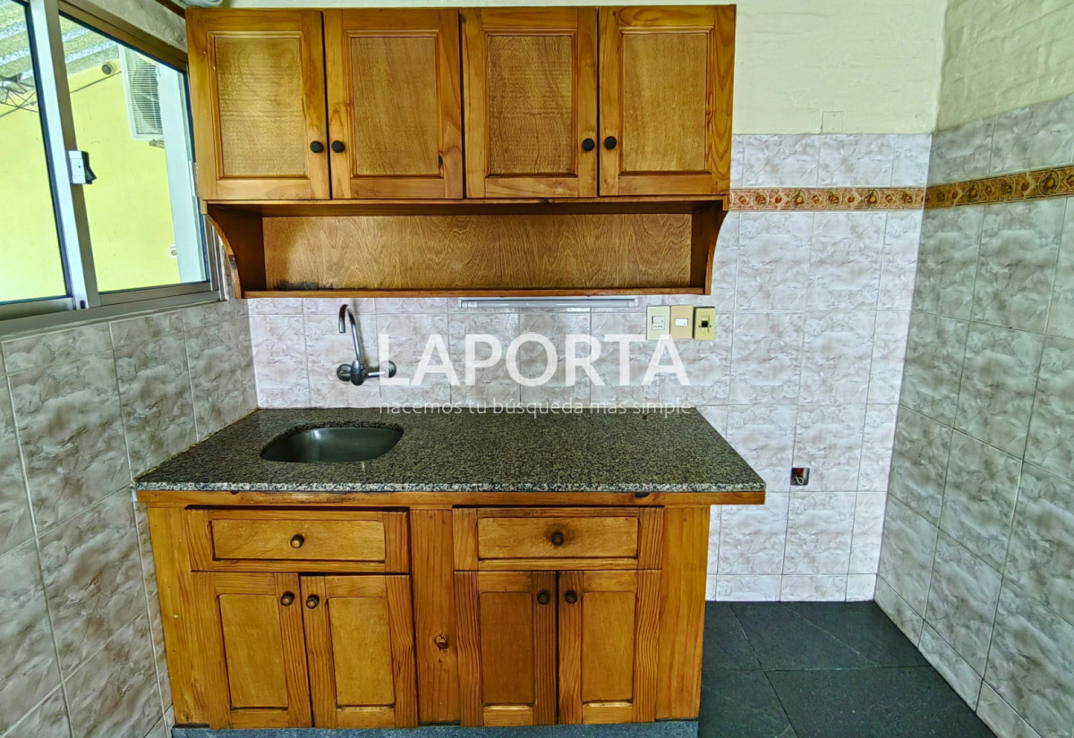 Casa ID.1506/Casa-en-venta-con-amplios-espacios-en-zona-sur-de-Salto. - Casa en venta con amplios espacios en zona sur de Salto.