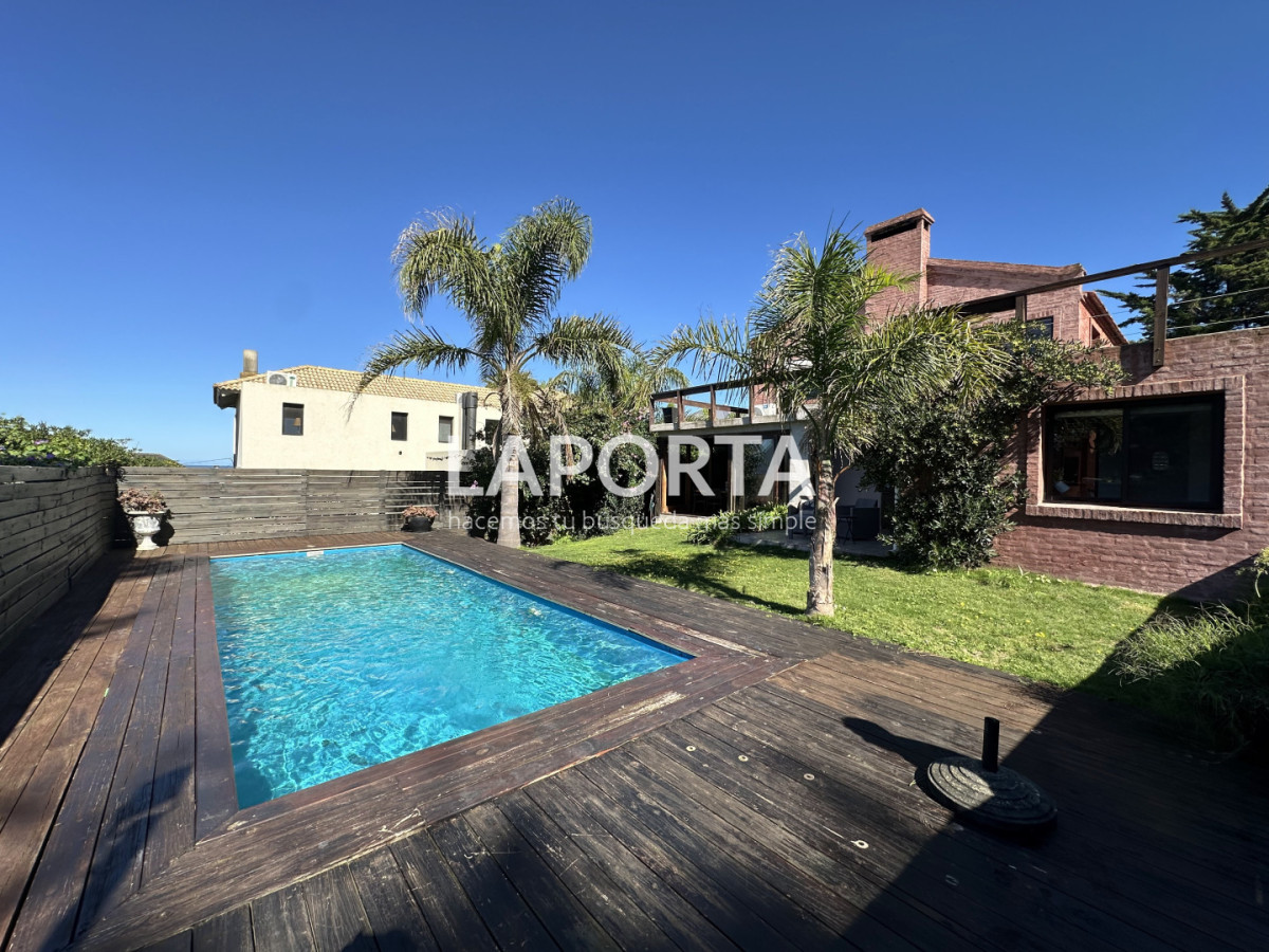 Casa ID.1265/Venta-de-casa-en-La-Barra-a-100-metros-de-playa-Montoya - Venta de casa en La Barra a 100 metros de playa Montoya