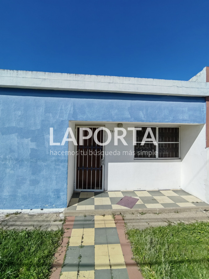 Casa ID.407/Casa-en-venta-en-avenida-principal-de-Salto-Nuevo - Casa en venta en avenida principal de Salto Nuevo