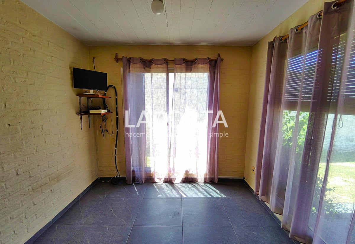 Casa ID.1506/Casa-en-venta-con-amplios-espacios-en-zona-sur-de-Salto. - Casa en venta con amplios espacios en zona sur de Salto.
