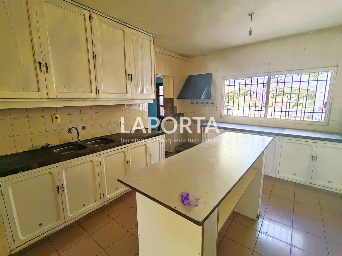 Casa ID.919/Casa-en-venta-y-alquiler-en-zona-centro-de-Salto - Casa en venta y alquiler en zona centro de Salto