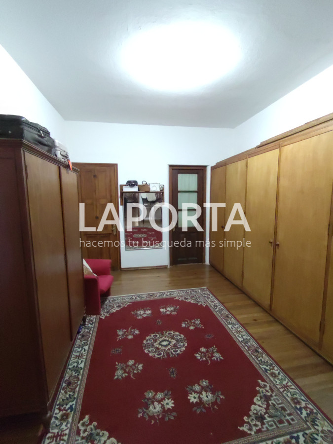 Casa ID.357/Casa-en-Venta-en-el-centro-frente-a-Plaza-Artigas - Casa en Venta en el centro frente a Plaza Artigas