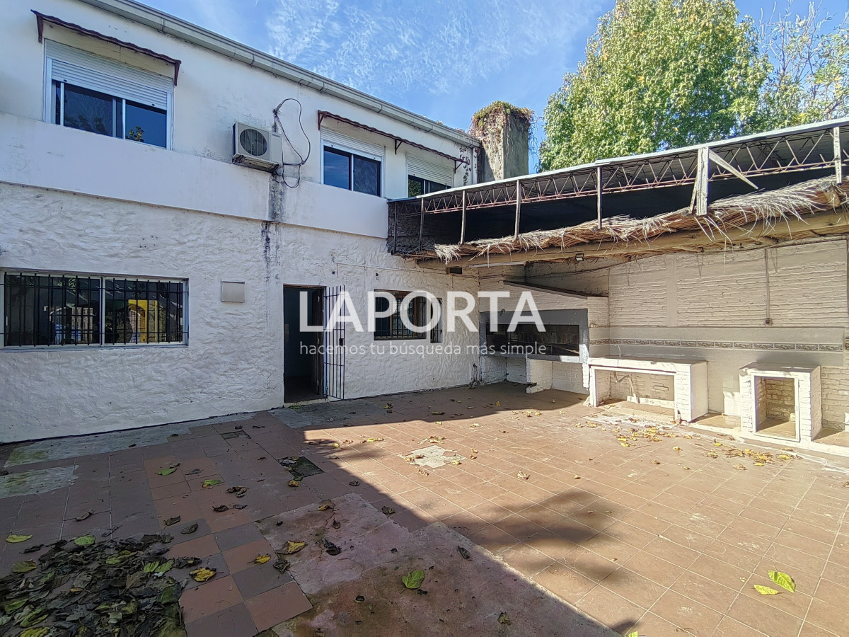 Casa ID.919/Casa-en-venta-y-alquiler-en-zona-centro-de-Salto - Casa en venta y alquiler en zona centro de Salto