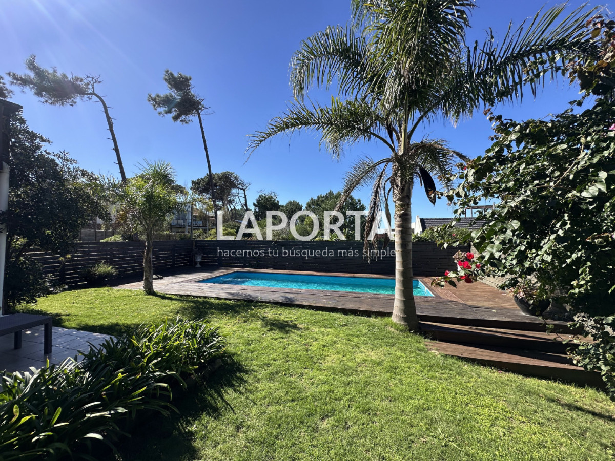 Casa ID.1265/Venta-de-casa-en-La-Barra-a-100-metros-de-playa-Montoya - Venta de casa en La Barra a 100 metros de playa Montoya